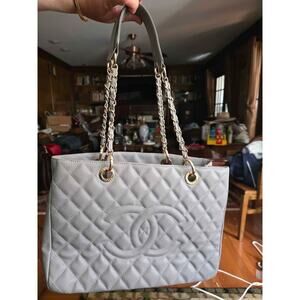 Stunning Authenticated Chanel Caviar Grand Shopping Tote Gray Leather Bag
